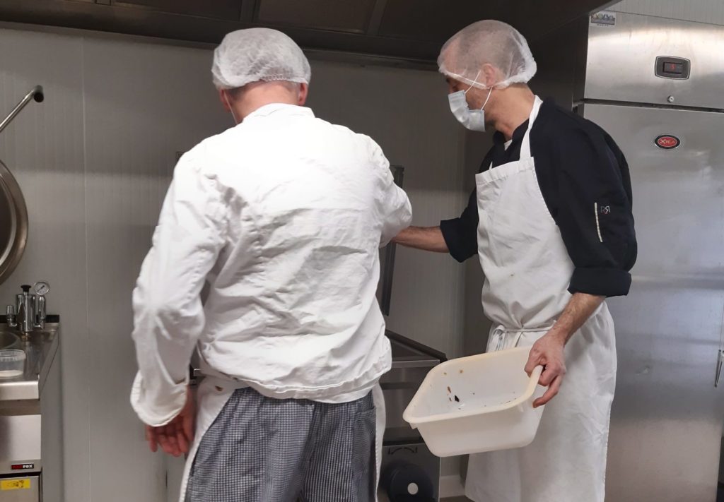 Conserverie locale dans le Maine et Loire travailleurs handicapés